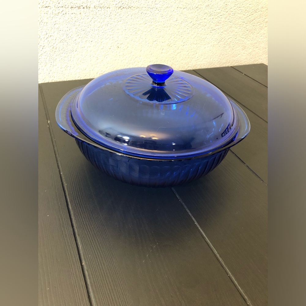 Btw. Pyrex Cobalt Blue Glass Covered Casserole 2QT.
